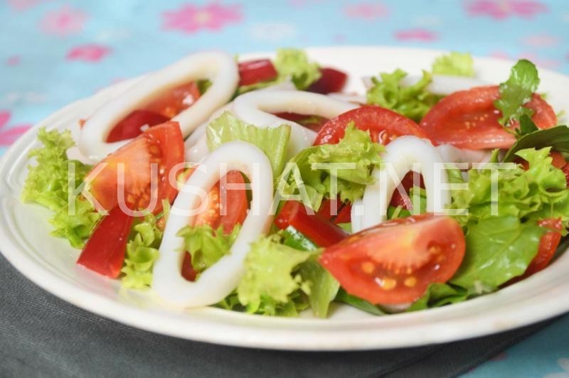 9_салат с кальмарами, помидорами и рукколой