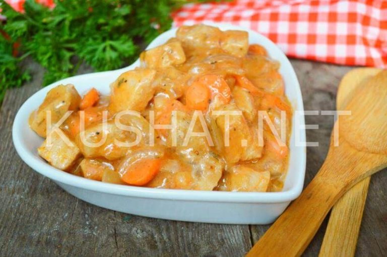 Подлива из свинины на сковороде с томатной пастой и мукой рецепт с фото