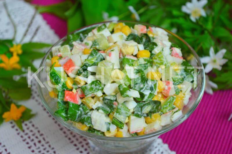 10_весенний салат с черемшой и крабовыми палочками