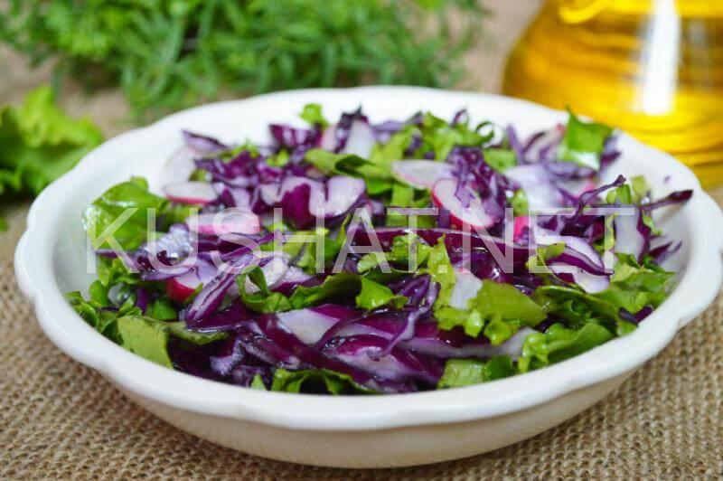 10_салат из красной капусты с салатными листьями