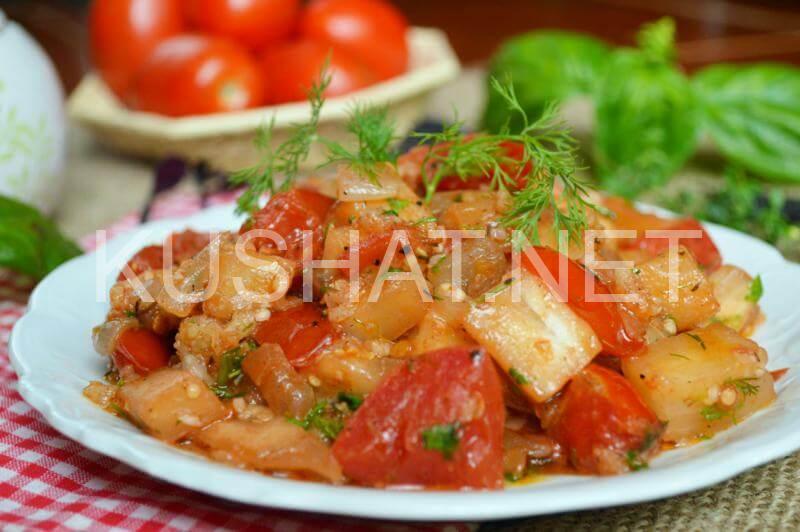 14Тушеные баклажаны с помидорами и чесноком