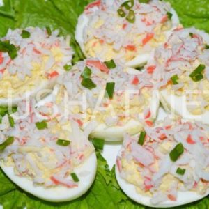 8_яйца, фаршированные крабовыми палочками