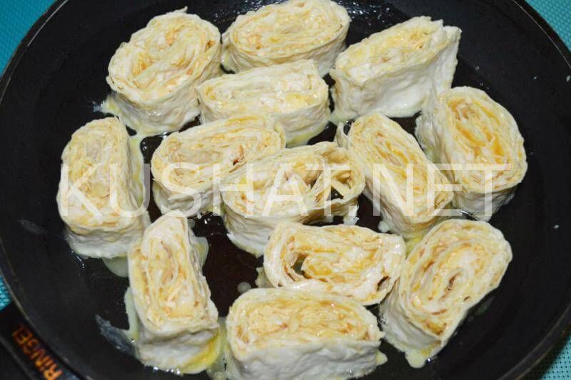 10_рулетики из лаваша с сыром на сковороде