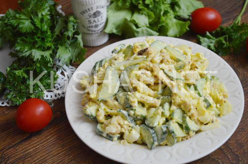 10_салат со свежим огурцом яйцом и сухариками
