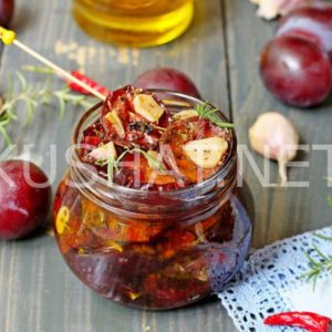 9_вяленые сливы с чесноком и травами в духовке