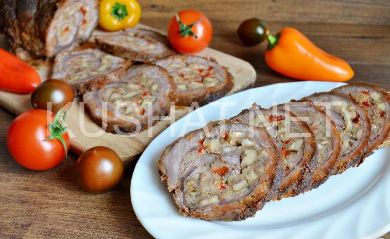 Рулетики из говядины с болгарским перцем и сыром в духовке