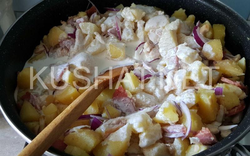 6_картошка с курицей в сметане на сковороде
