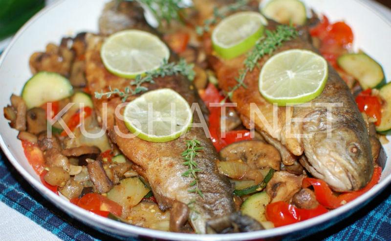 8_жареная форель с овощами