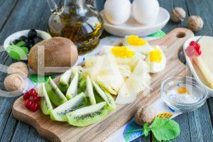 1_сырный салат с киви восторг