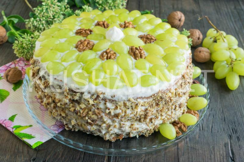 20_йогуртовый торт с виноградом и грецкими орехами