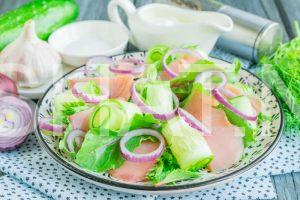 4_салат с копченой горбушей и огурцами