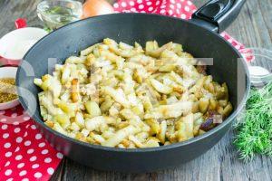 5_салат из баклажанов с маринованным луком и яйцами