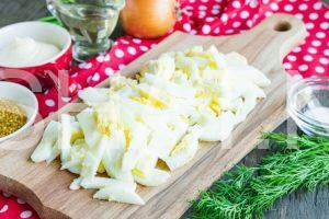 7_салат из баклажанов с маринованным луком и яйцами