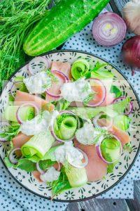 8_салат с копченой горбушей и огурцами
