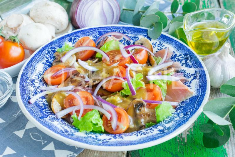 9 _средиземноморский салат с лососем