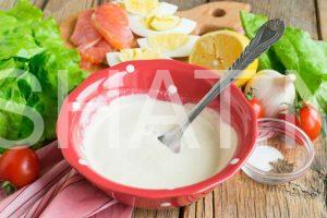 4_салат из лосося с яйцами и помидорами черри