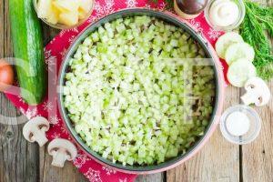 5_салат с курицей грибами и ананасами фиеста