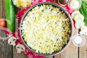 6_салат с курицей грибами и ананасами фиеста