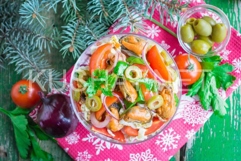 6_салат с мидиями, оливками и помидорами черри