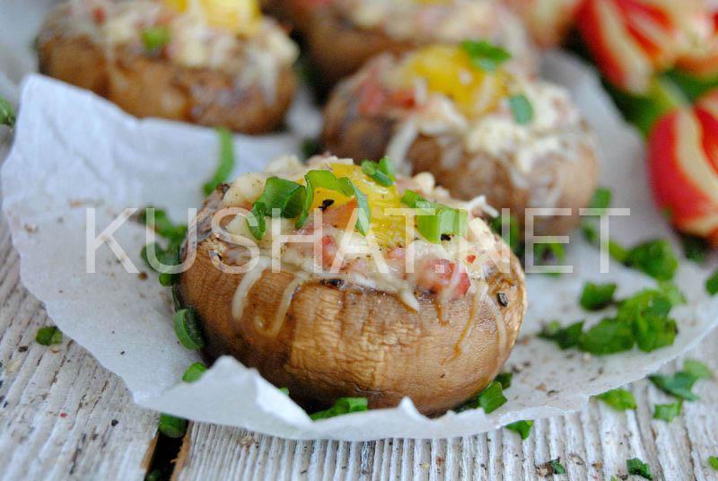 1_фаршированные шампиньоны с ветчиной и сыром