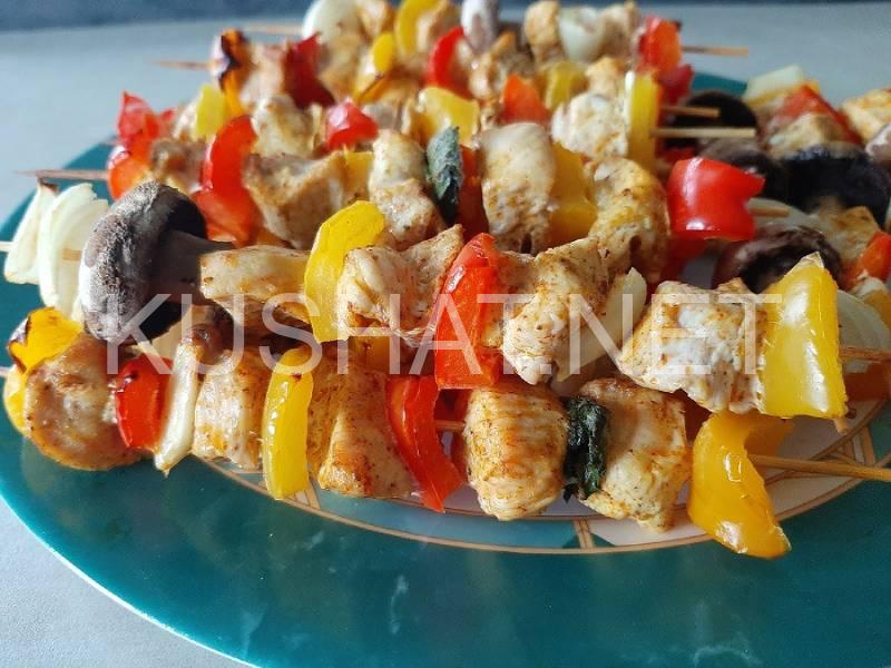 10_шашлык из курицы с овощами и шампиньонами на шпажках