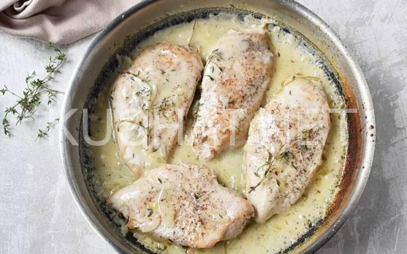 7_куриные грудки в сливочном соусе на сковороде