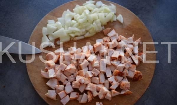 3_слоеный салат из курицы гирос с маринованными огурцами и перцем