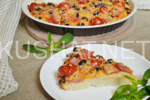15_пицца с ветчиной, сыром и помидорами