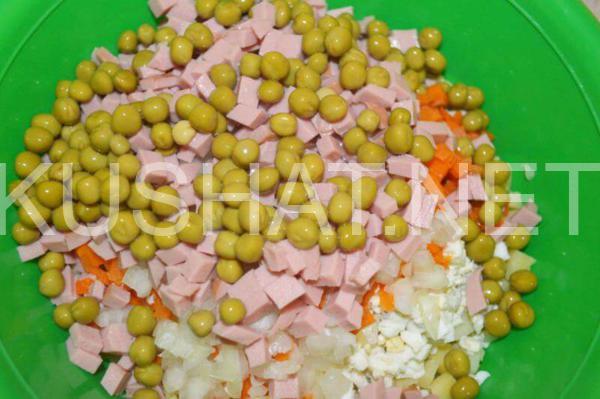 10_салат Оливье классический с колбасой