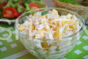 10_салат с кальмарами, кукурузой, яйцом и сыром