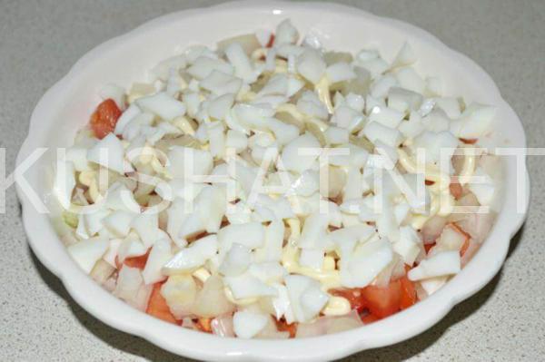 10_салат с копченой рыбой, помидорами и сыром