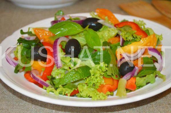 10_салат с помидорами, маслинами и перцем