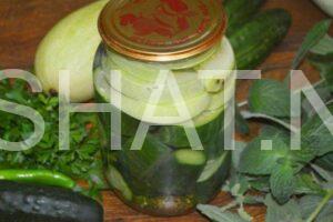 11_маринованные огурцы с кабачками на зиму