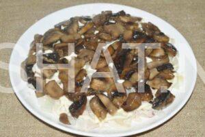 11_салат Подсолнух с чипсами, курицей и грибами