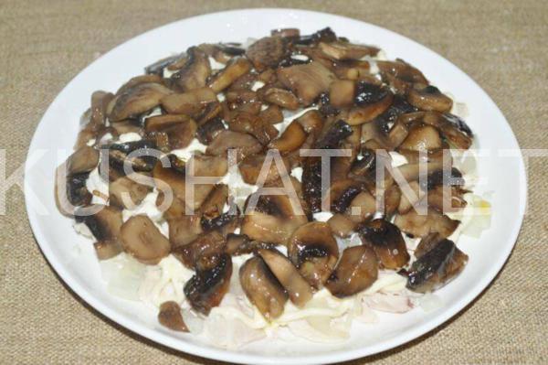 11_салат Подсолнух с чипсами, курицей и грибами