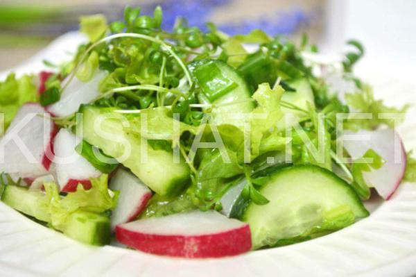 11_салат с редисом, огурцами и кресс-салатом