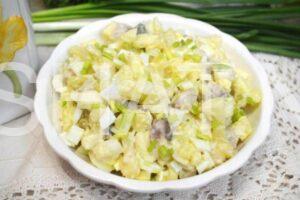 11_салат с селедкой, картофелем и яблоком