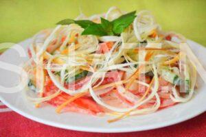 11_салат с сыром косичкой и помидорами