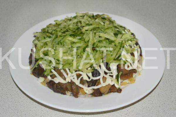 11_слоеный салат со свининой и грибами