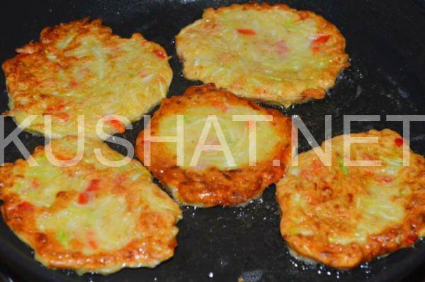 12_оладьи из кабачков с болгарским перцем