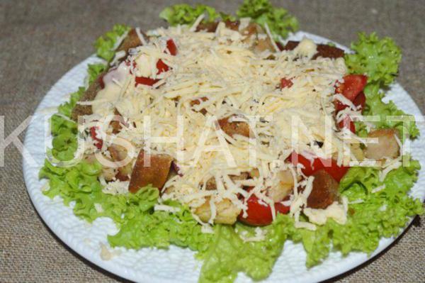 12_салат Цезарь с курицей и сухариками