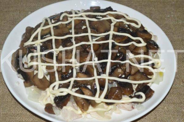 12_салат Подсолнух с чипсами, курицей и грибами