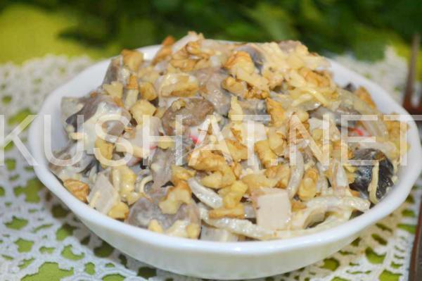 12_салат с крабовыми палочками, грибами, сыром и орехами