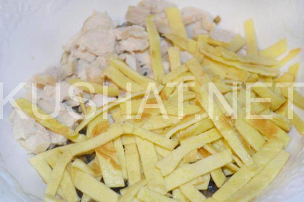 12_салат с курицей и яичными блинчиками