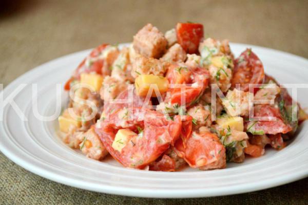 12_салат с сухариками, помидорами и сыром