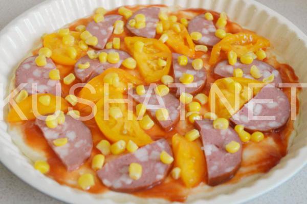 13_пицца на дрожжевом тесте с колбасой и кукурузой