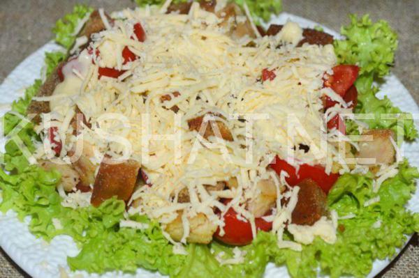 13_салат Цезарь с курицей и сухариками