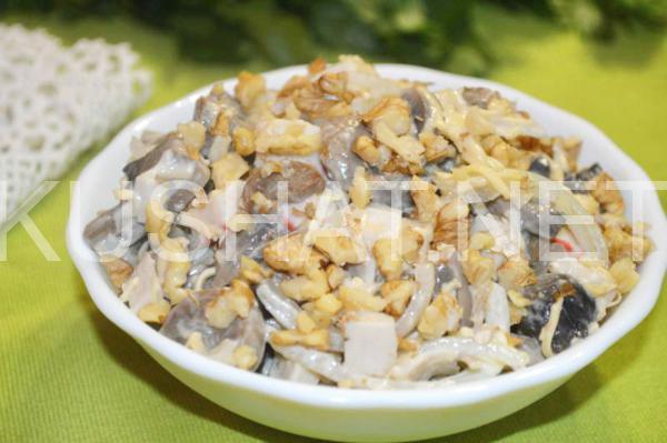 13_салат с крабовыми палочками, грибами, сыром и орехами