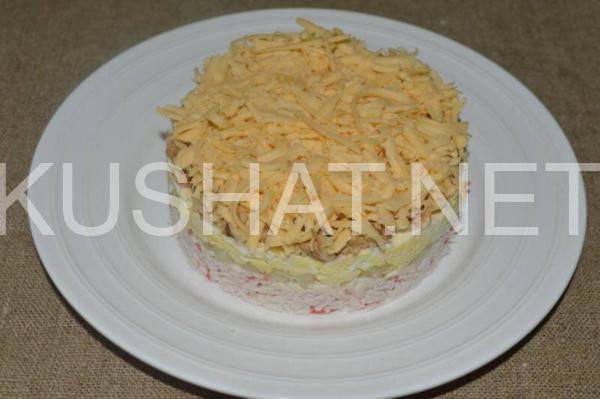 слоеный салат с крабовыми палочками, сыром и орехами 13_слоеный салат с крабовыми палочками, сыром и орехами