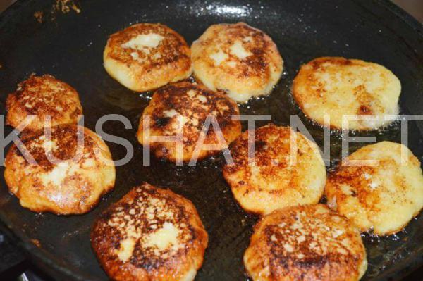 сырники из творога с изюмом 13_сырники из творога с изюмом